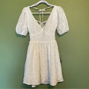 Lulus Adorable Arrival White Backless Floral Applique
Mini Dress Small